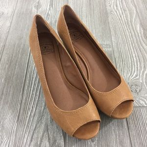 Lucky Brand Tan Leather Peep Toe Wedges
